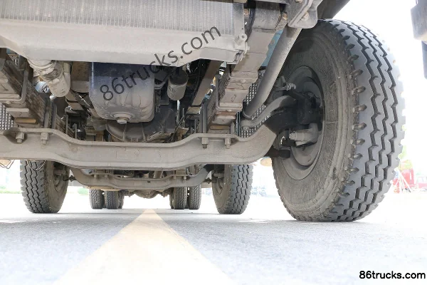 XCMG Hanfeng G5 350 ch 8X4(12 roues) camion grue Châssis (3) | 86Trucks
