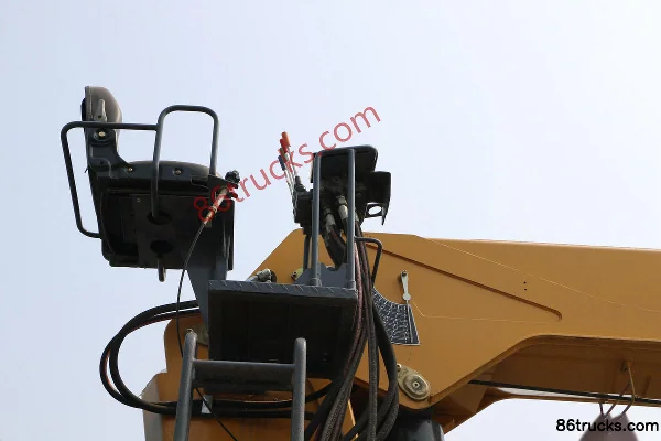 XCMG Hanfeng G5 350 ch 8X4(12 roues) camion grue Carrosserie (2) | 86Trucks