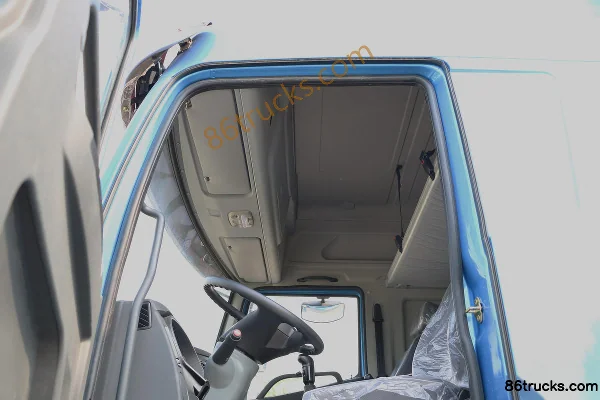 XCMG Hanfeng G5 200 hp 4X2(6 wheels) 9.75m semi-sleeper van cargo truck Cab (3) | 86Trucks