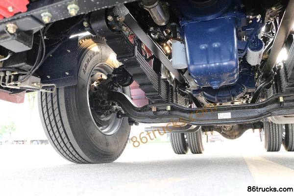 XCMG Hanfeng G7 350 hp 4X2(6 wheels) Tractor Truck (12-speed) Chassis (2) | 86Trucks