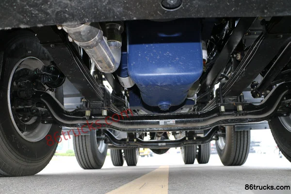 XCMG Hanfeng G7 430 hp 6X2(8 wheels) Tractor Truck Chassis (1) | 86Trucks