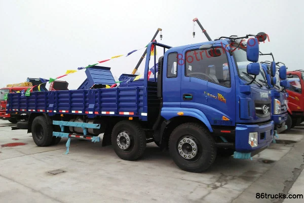 Tangjun Ouling T6 Series 185 hp 6X2(8 wheels) 6.75m Single Row Flatbed Cargo Truck Exterior (2) | 86Trucks