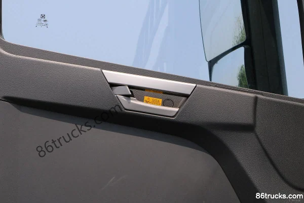 XCMG Hanfeng G7 Standard Load Edition 375hp 8X4(12 wheels) 9.5m cage truck (10t rear axle) Cab (2) | 86Trucks