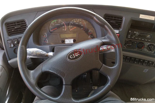 CHUANJIAO 160hp 4X2(6 wheels) 3.75m dump truck Cab (2) | 86Trucks