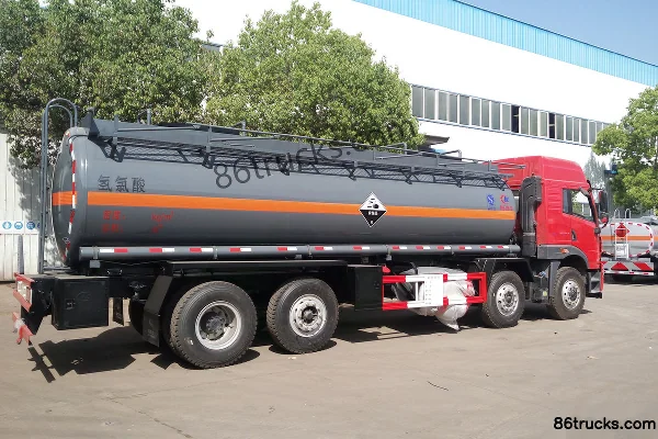 FAW Jiefang Qingdao HanV 260 hp 8X2(10 wheels) Chemical Liquid Transport Truck (Chengliwei Brand) Exterior (3) | 86Trucks