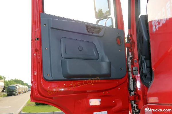 Hualing Hanma H6 Heavy Truck 420 hp 6X4(10 wheels) Tractor Truck Cab (3) | 86Trucks