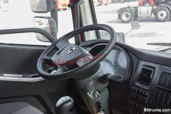 XCMG Hanfeng G5 Standard Load Edition 245hp 6X2(8 wheels) 7.8m stake cargo truck (China VI) Cab (3) | 86Trucks