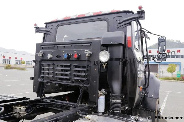 Dongfeng Jingying Port Empty Container Transport Version 160 hp 4X2(6 wheels) Long-nose Tractor Truck (EQ4160FF) Chassis (1) | 86Trucks