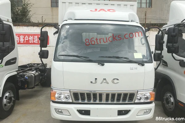 JAC Junling E6 143hp 4X2(6 wheels) 4.15m Single Row Van Light Truck Exterior (2) | 86Trucks