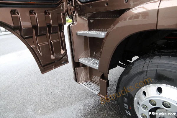 FAW Jiefang Qingdao JH6 Heavy Truck 500 hp 6X4(10 wheels) Tractor Truck (457 Rear Axle) Cab (3) | 86Trucks