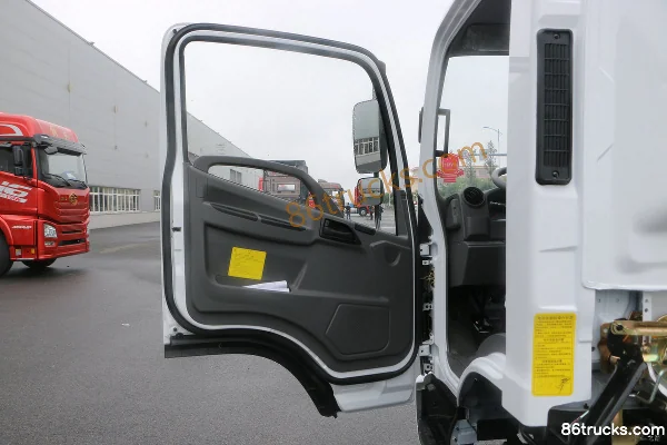 FAW Jiefang Hu VH 141 hp 4X2(6 wheels) 4.21m single-row stake truck chassis Cab (1) | 86Trucks
