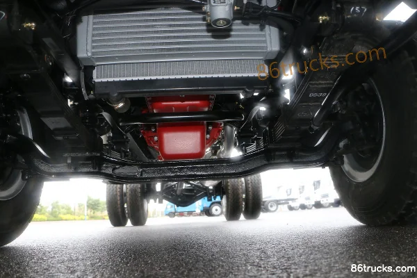 FAW Jiefang Hu VH 124 hp 4X2(6 wheels) 4.25m semi-row stake truck chassis (1) | 86Trucks