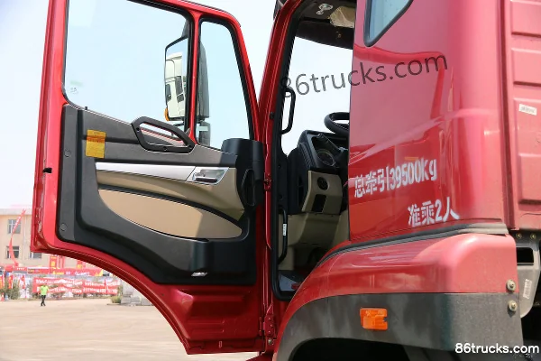 Sinotruk Hohan J7G Heavy Truck 430hp 6X4(10 wheels) LNG Tractor Truck Cab (1) | 86Trucks