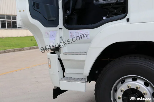 Hualing Heavy Truck Heavy-duty 420hp 6X4(10 wheels) Tractor Truck Cab (2) | 86Trucks
