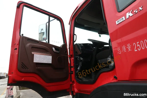 JAC Gallop K5X 200 hp 6X2(8 wheels) 7.2m Livestock Transport Truck Cab (1) | 86Trucks