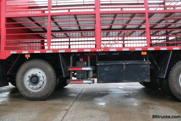 JAC Gallop K5X 200 hp 6X2(8 wheels) 7.2m Livestock Transport Truck Chassis (3) | 86Trucks