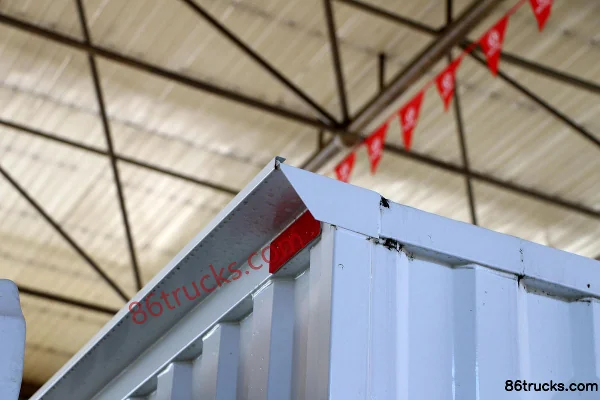 Dongfeng Duolika D5 2018 88 ch 4X2(6 roues) camion léger fourgon à cabine simple 3,8 m (freins pneumatiques) (version économique) Carrosseri
