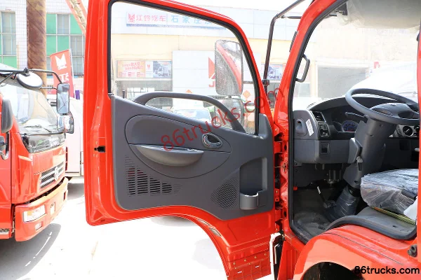 Dongfeng Duolika D6-L 2018 117 hp 4X2(6 wheels) 3.8m Semi-Cab Off-Road Panel Light Truck (1) | 86Trucks