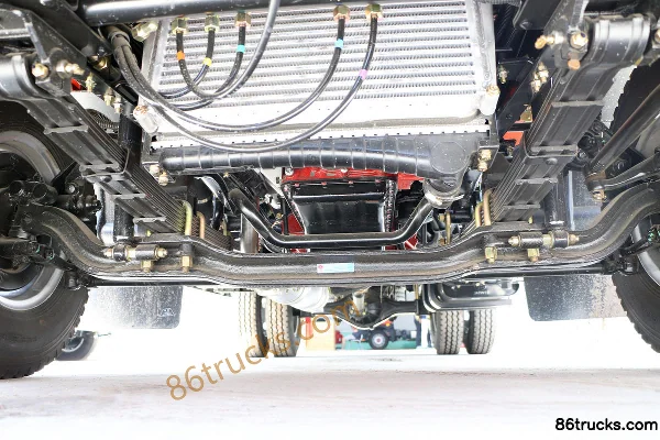Dongfeng Duolika D6-L 2018 117 hp 4X2(6 wheels) 3.8m Semi-Cab Off-Road Panel Light Truck Chassis (1) | 86Trucks
