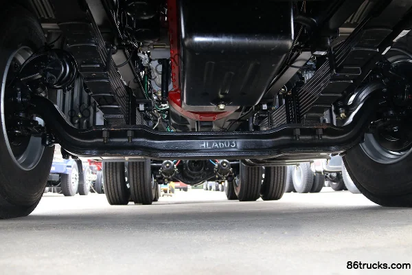 Hualing Hanma H9 camion lourd version lourde 460 ch 6X4(10 roues) tracteur routier Châssis (1) | 86Trucks