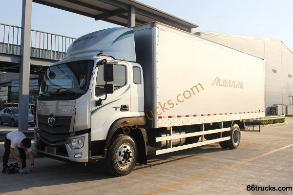 Foton Auhang R-Series 170hp 4X2(6 wheels) 6.8m Van Cargo Truck Exterior (3) | 86Trucks