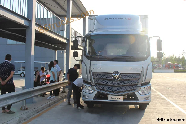 Foton Auhang R-Series 170hp 4X2(6 wheels) 6.8m Van Cargo Truck Exterior (2) | 86Trucks