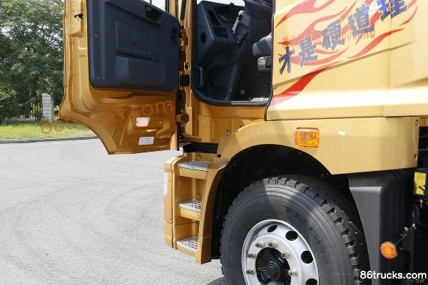 Hualing HanmaH6 camion lourd 420 ch 6X4(10 roues) tracteur routier Cabine (2) | 86Trucks
