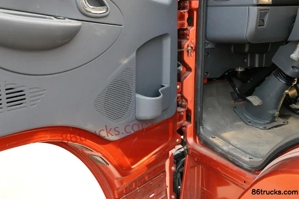 Dongfeng Duolika D8 150 ch 4X2(6 roues) 5,75 m camion porteur à ridelles cabine simple (2) | 86Trucks