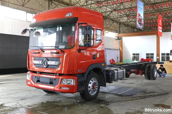 Dongfeng Duolika D12 260 hp 4X2(6 wheels) 8.6m Van Cargo Truck (China VI) Exterior (3) | 86Trucks