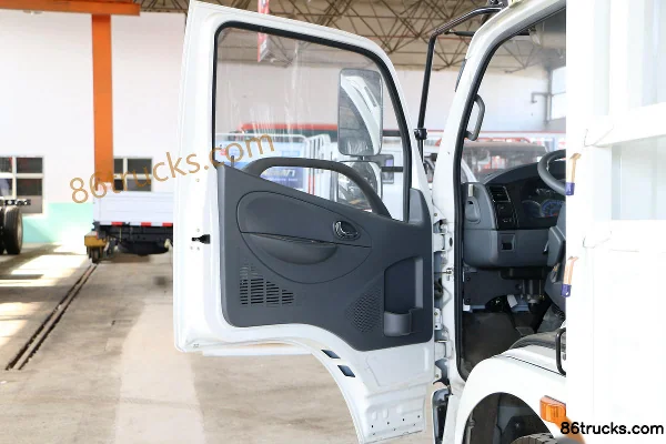 Dongfeng Kaipute K6-L 141hp 4X2(6 wheels) 4.17m single-row cage-type cargo truck Cab (1) | 86Trucks