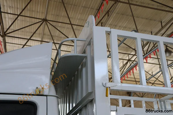 Dongfeng Kaipute K6-L 141hp 4X2(6 wheels) 4.17m single-row cage-type cargo truck Body (1) | 86Trucks