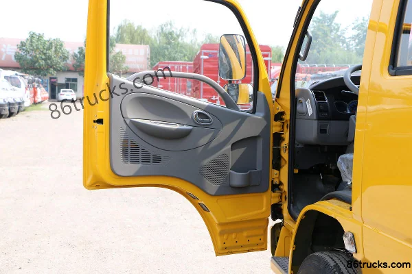 Dongfeng Duolika D6-S 2018 115 ch 4X2(6 roues) camion léger à plateau de 3,27 m, cabine double (1) | 86Trucks