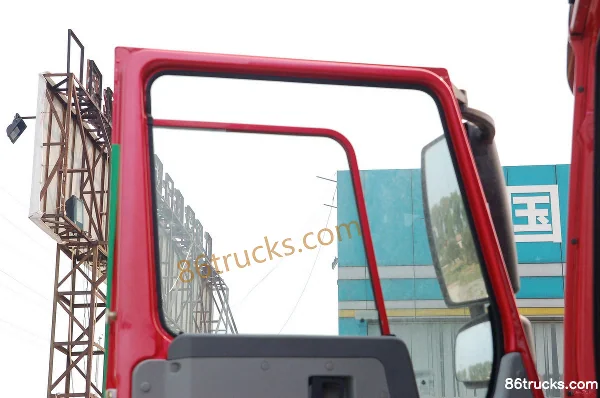 Sinotruk HOWO 266 hp 8X4(12 wheels) stake truck Cab (2) | 86Trucks