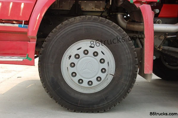 Sinotruk HOWO 266 hp 8X4(12 wheels) stake truck Chassis (2) | 86Trucks