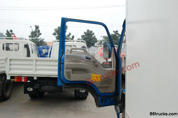 Shidai Linghang 3 120hp 4X2(6 wheels) 5.2m Single-row Van Cargo Truck Cab (1) | 86Trucks
