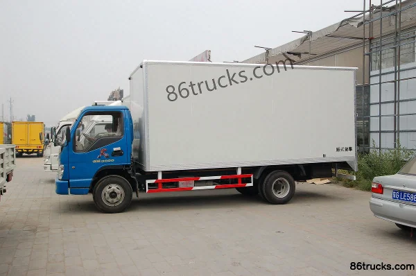 Shidai Linghang 3 120hp 4X2(6 wheels) 5.2m Single-row Van Cargo Truck Exterior (2) | 86Trucks