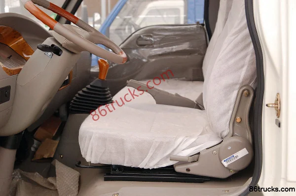 Forland Linghang 2 103 hp 4X2(6 wheels) 4.2m single-row van light truck (formerly Qishi 3200)(dangerous goods) Cab (2) | 86Trucks