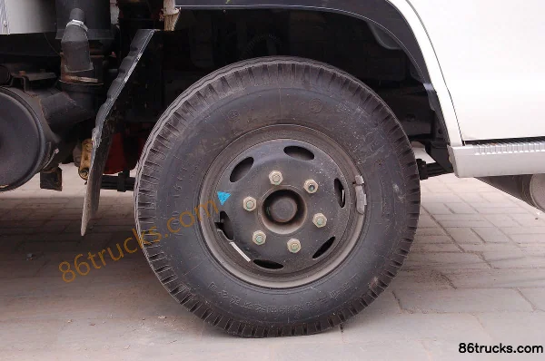 Forland Linghang 2 103 hp 4X2(6 wheels) 4.2m single-row van light truck (formerly Qishi 3200)(dangerous goods) Chassis (2) | 86Trucks