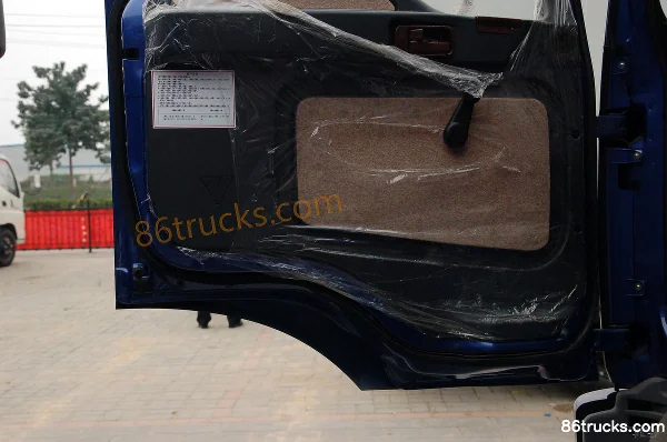Foton Ruizhong Medium Truck 154 hp 4X2(6 wheels) 5.2m single-row flatbed cargo truck Cab (3) | 86Trucks