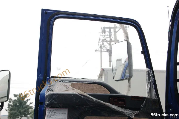 Foton Ruizhong Medium Truck 154 hp 4X2(6 wheels) 5.2m single-row flatbed cargo truck Cab (2) | 86Trucks