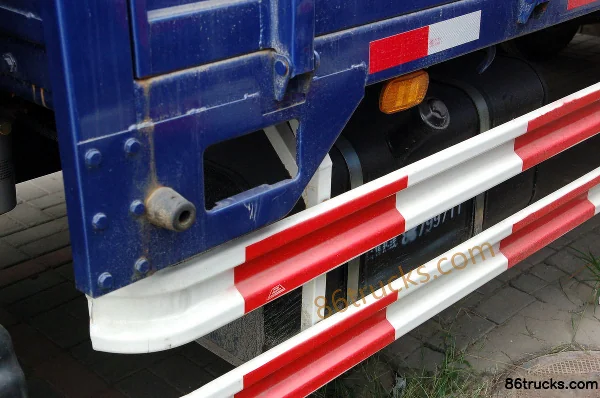 Foton Ruizhong Medium Truck 154 hp 4X2(6 wheels) 5.2m single-row flatbed cargo truck Body (2) | 86Trucks