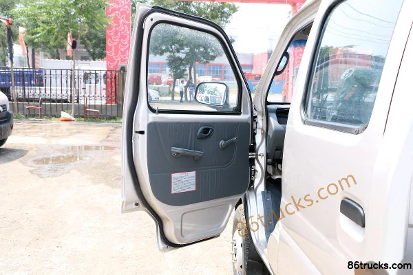 Dongfeng T3 (ex-Petit Roi W) 1.3L 87 ch 4X2(6 roues) essence 2,5 m micro camion plateau double cabine (1) | 86Trucks