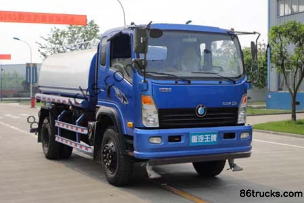 Sinotruk Wangpai 7 Series 95 hp 4X2(6 wheels) Green Sprinkler Truck Exterior