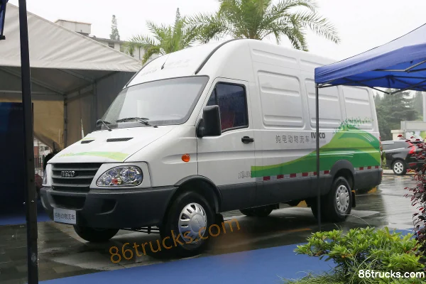 NAVECO Power Daily édition classique 82 ch 5,99 m fourgon électrique fermé 73,5 kWh Extérieur (2) | 86Trucks
