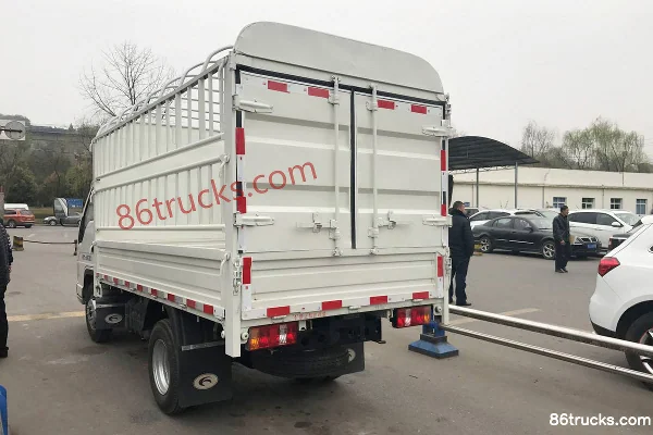 Foton Times Small Card Star 2 68 hp 4X2(6 wheels) 3.3m Single Row Cage Cargo Light Truck Exterior (2) | 86Trucks