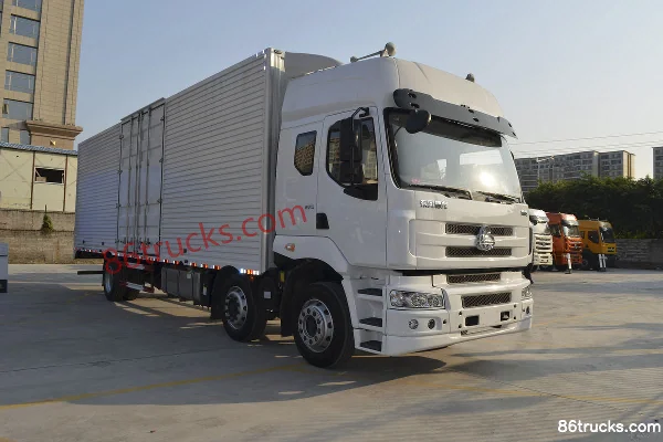 Dongfeng Liuqi Chenglong M5 camion porteur 270 ch 6X2(8 roues) camion porteur fourgon 9,6 m Extérieur (2) | 86Trucks