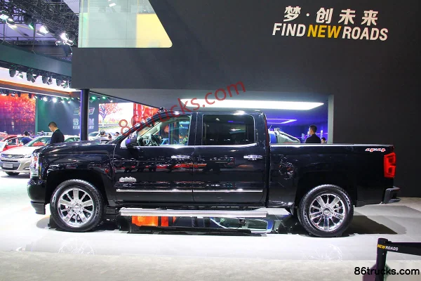 Chevrolet Silverado 2017 LTZ Storm 5,3 L essence 360 ch 4x4(6 roues) à temps partiel pick-up double cabine Extérieur (2) | 86Trucks