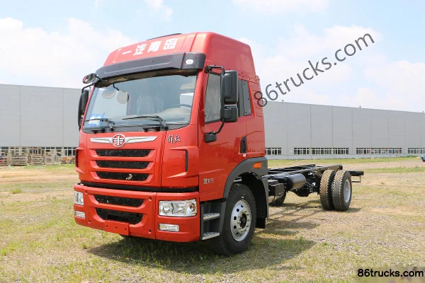 FAW Jiefang Qingdao Long VH Medium Truck 180 hp 4X2(6 wheels) 6.7m stake truck chassis (high roof double sleeper) Exterior (3) | 86Trucks
