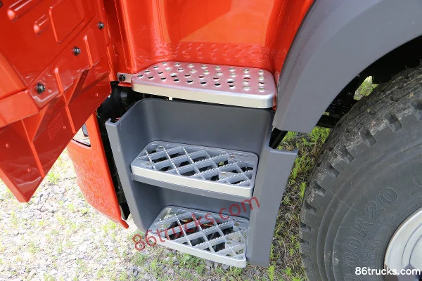 FAW Jiefang Qingdao Long VH Medium Truck 180 hp 4X2(6 wheels) 6.7m stake truck chassis (high roof double sleeper) Cab (3) | 86Trucks