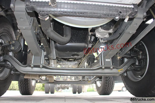 Sinotruk HOWO T5G camion lourd 280 ch 6X2(8 roues) camion porteur fourgon 9,92 m (boîte standard) Châssis (2) | 86Trucks